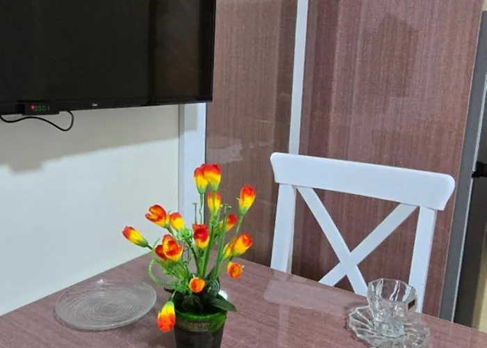 Tiba Golden Sun-kissed Apartment