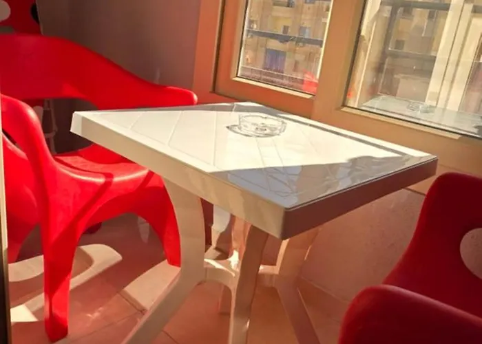 Tiba Golden Sun-kissed Apartment *